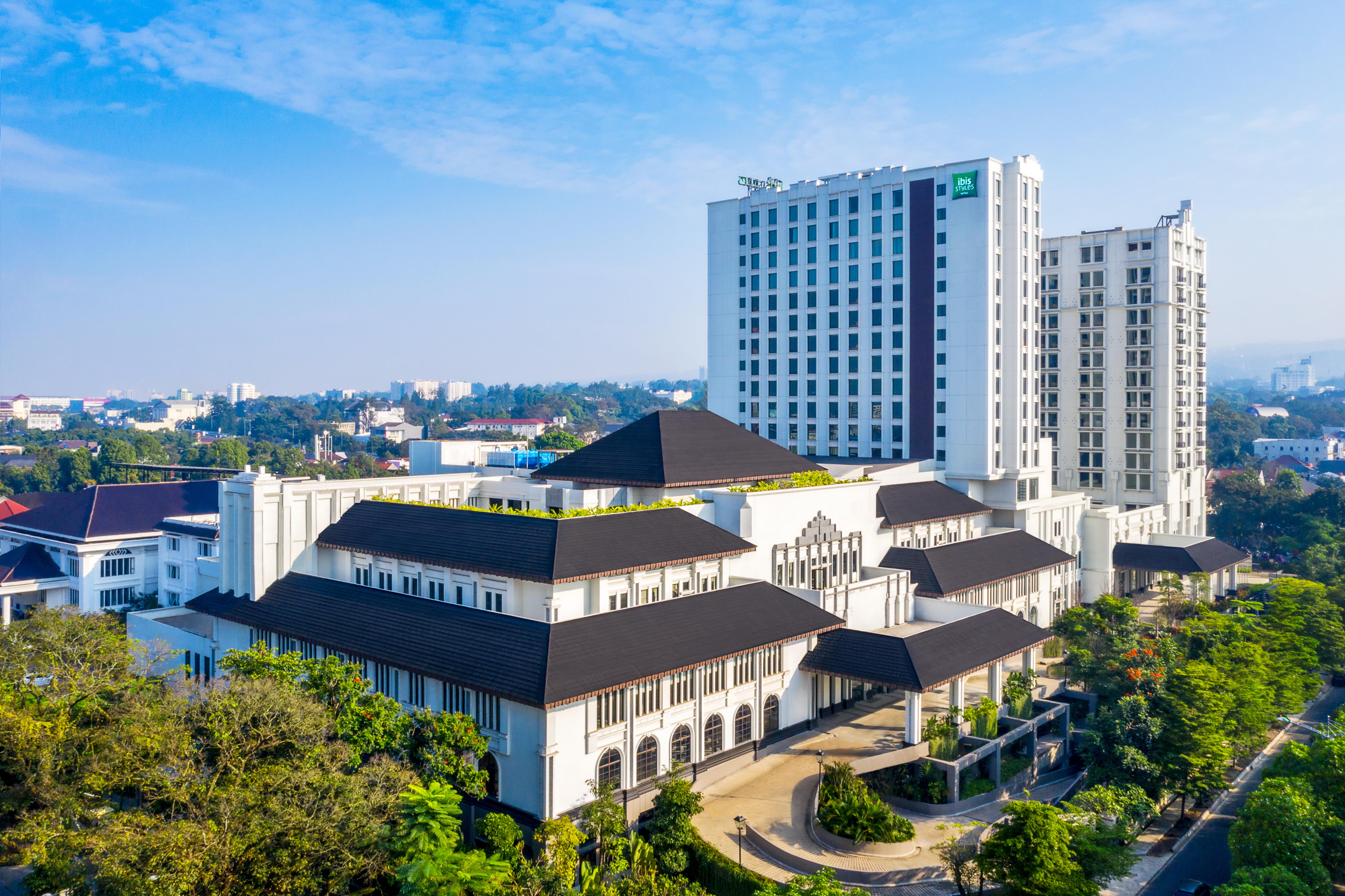 Ibis Styles Bandung Grand Central Екстериор снимка